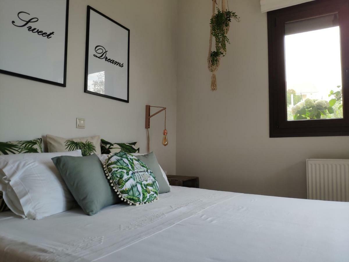 Olive Tree Cottage 2 Néa Péramos Εξωτερικό φωτογραφία