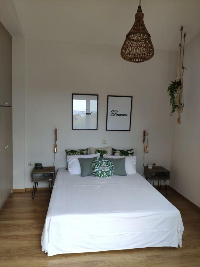Olive Tree Cottage 2 Néa Péramos Εξωτερικό φωτογραφία